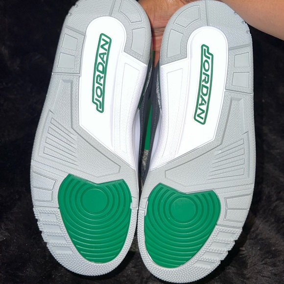 New - Picture 2 of 4